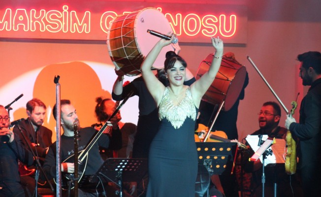 Zara'dan Ada Maksim'de muhteşem konser