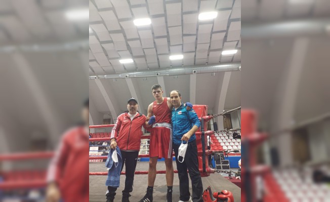 Türkiye Boks Şampiyonası'nda İzmirli Gencin Başarısı
