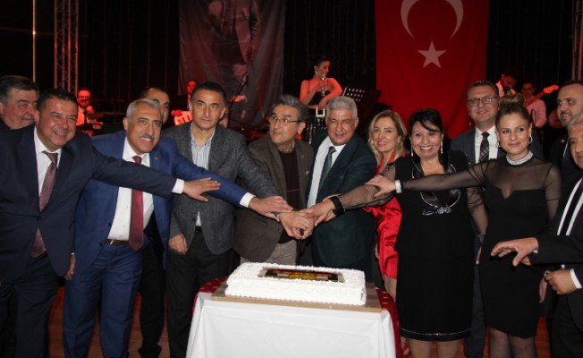 İzmir Emlakçılar Odası, 23. yıldönümünü kutladı
