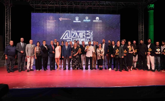 Uluslararası İzmir Film Festivali'nde ödüller sahiplerini buldu