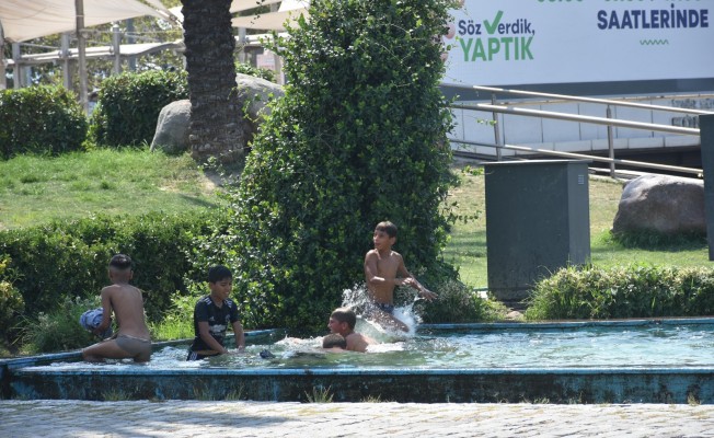 İzmir'deki süs havuzunda tehlikeli serinlik