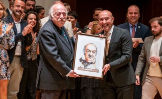 60’ıncı sanat yılında usta tiyatrocu Yücel Erten’e sürpriz kutlama