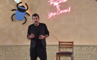 Ünlü oyuncu Hakan Bilgin İzmir’de oyuncu adaylarıyla tecrübelerini paylaştı