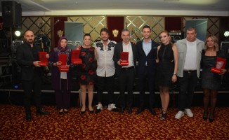 Sir Giyim, 2022’deki başarısını Sakiler grubuyla kutladı