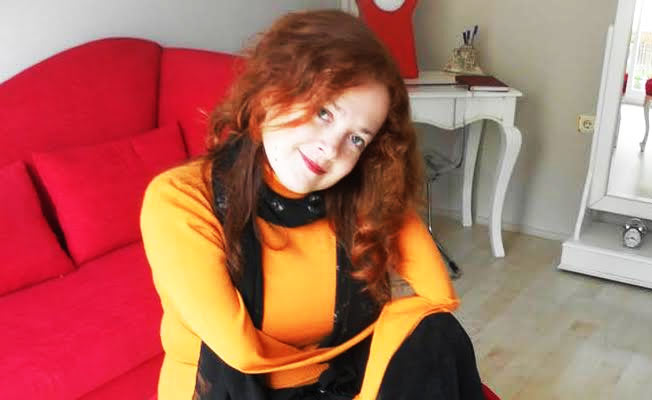 İlknur Peder'in Elim Sende isimli kitabı raflardaki yerini aldı