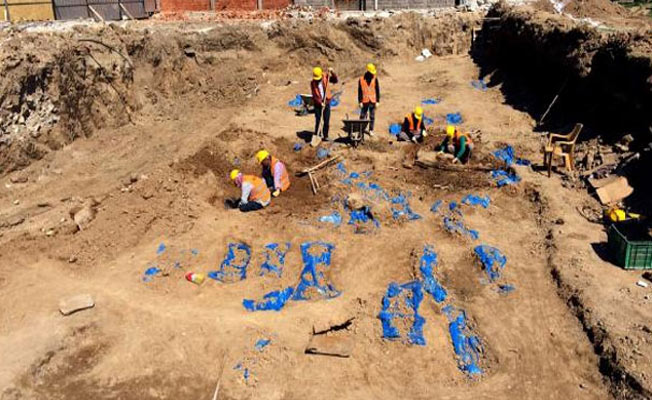Mevlana Gül Bahçesindeki Kazıda mezar taşları bulundu