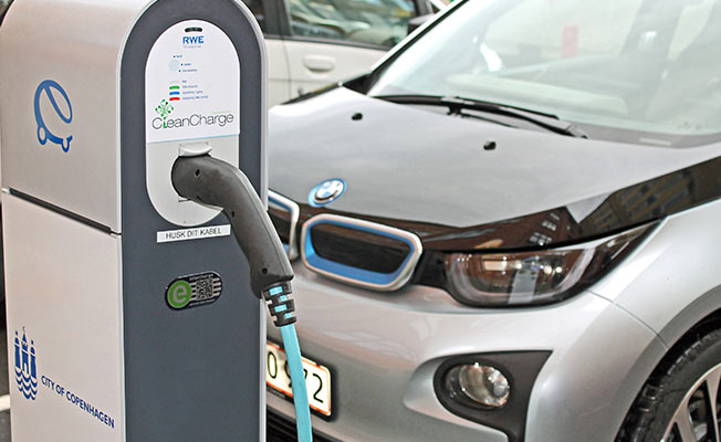 Hindistan Elektrikli Otomobile Geçiyor