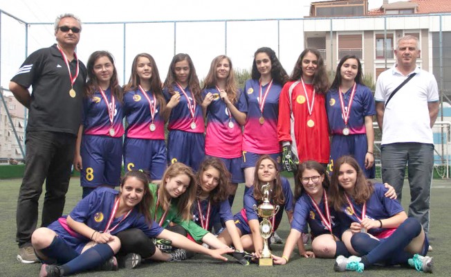 Konak’ta 38 Lise ve Ortaokul Futbolda Birinci Olmak İçin Yarıştı