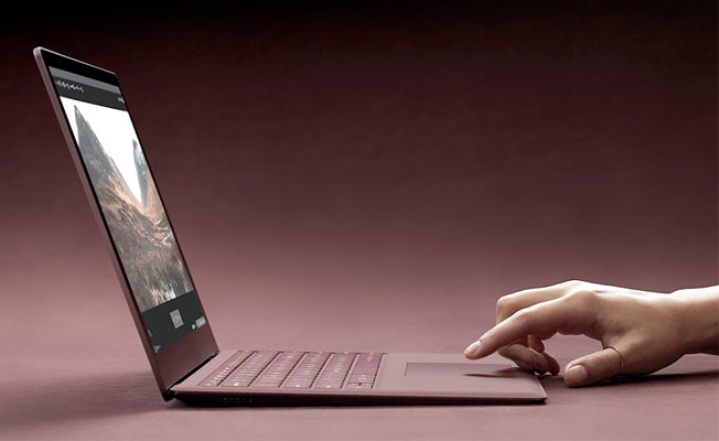 Microsoft'tan 14,5 Saat Pil Ömrü Olan Laptop