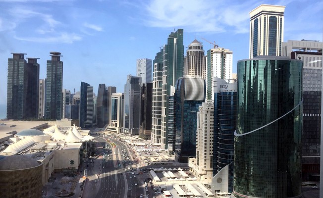 Fitch Katar'ın Notunu Negatif İzlemeye Aldı