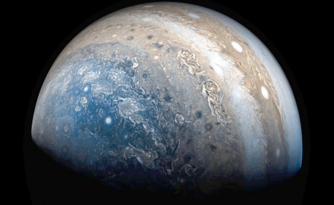 Juno Jüpiter'in Muhteşem Renklerini Fotoğrafladı