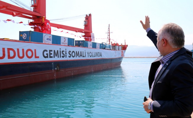 Kızılay'ın 'Umudu Ol' Yardım Gemisi Somali'ye Yola Çıktı