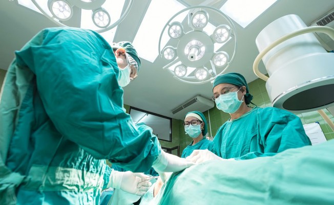 İngiltere'de Sağlık Sistemine İsyan Eden Aile Çocuklarını Türkiye'de Tedavi Ettirdi