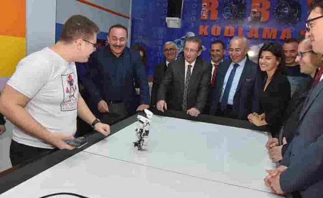 Karşıyaka'nın İlk Robotik Kodlama Sınıfı Açıldı