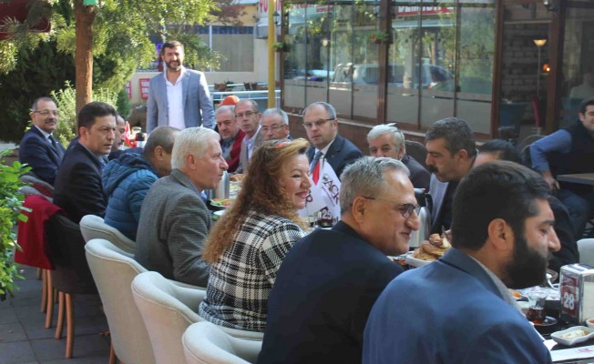 Gaziemir Kaymakamı Üçer, Muhtarlar Günü'nü kutladı