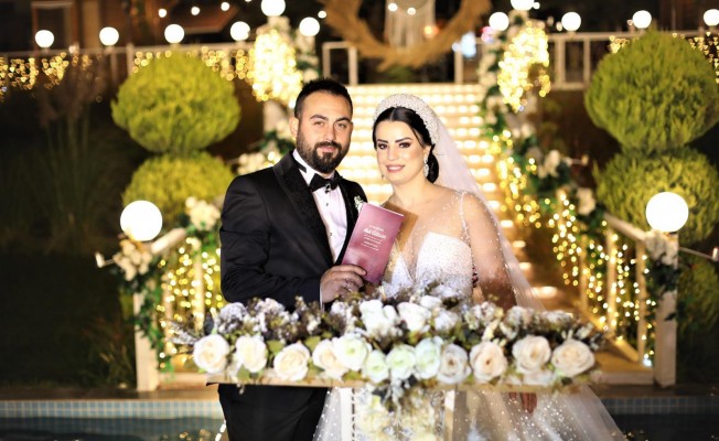 Rüya gibi düğünle tanınmış sima dünya evine girdi