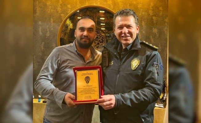 Torbalı Emniyet Müdürü'nden Utkucan Bahçıvan’a plaket