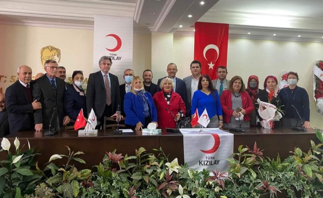 Gaziemir Kızılay’da Dinçel, güven tazeledi