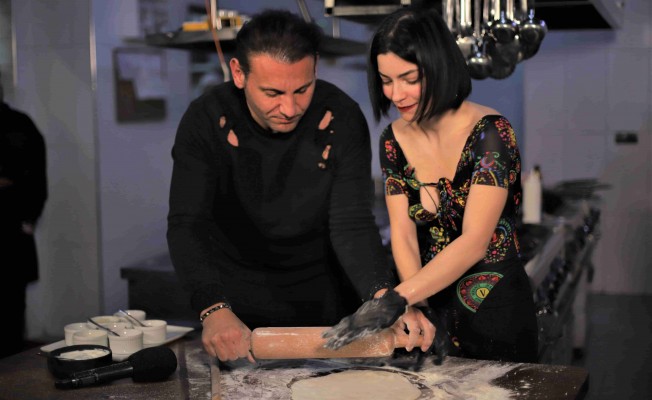 Merve Boluğur mantı açtı  