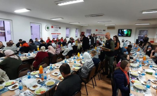 Kızılay’dan Dünya Yetimler Günü'nde Srebrenitsa’da iftar
