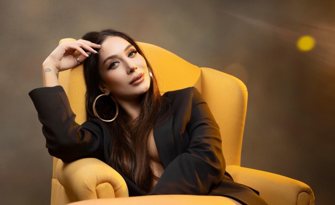 Ece Gürsel “Kalbin Yalan Akustik” tüm dijital platformlarda yayında