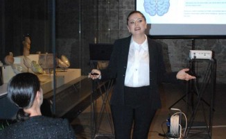 İzmir’de “Zihnini Keşfet” Semineri Yoğun İlgi Gördü