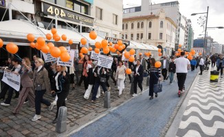 ANAHTAR PARTİ KADINLAR İÇİN YÜRÜDÜ