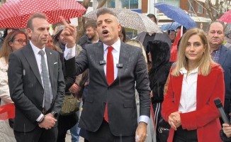 Yenilik Partisi İzmir İl Başkanlığı açıldı: Öztürk Yılmaz’dan iktidara sert eleştiriler