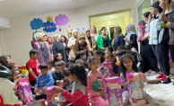 Cumhurbaşkanı Erdoğan’ndan Aliağalı yetim çocuklara oyuncak hediyesi