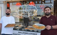 45 yıllık tecrübesiyle Mehmet Usta Tatlıları 2. şubesini Güzelyalı’da açıyor