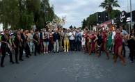Kuşadası'nda Hayat Sokakta Festivali